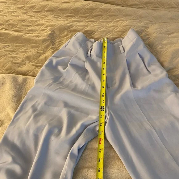 Uniqlo Wide Leg Trouser Pant in Pastel Lilac / Lavender - Picture 5 of 6